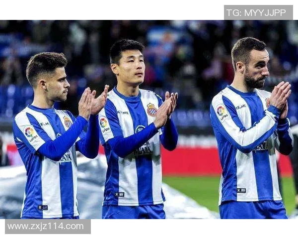 哈肯与卡马亚的激烈对决揭示了足球战术与团队协作的重要性